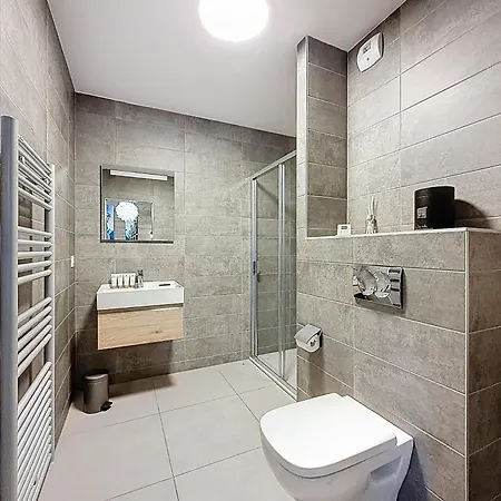 Les Rennes - - 6 Pers - Jacuzzi Apartment